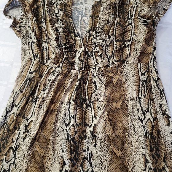 WOMEN'S HEART AND SOUL SIZE LARGE SNAKE PRINT BROWN TAN SHIRT FASHION WEAR - Picture 3 of 11